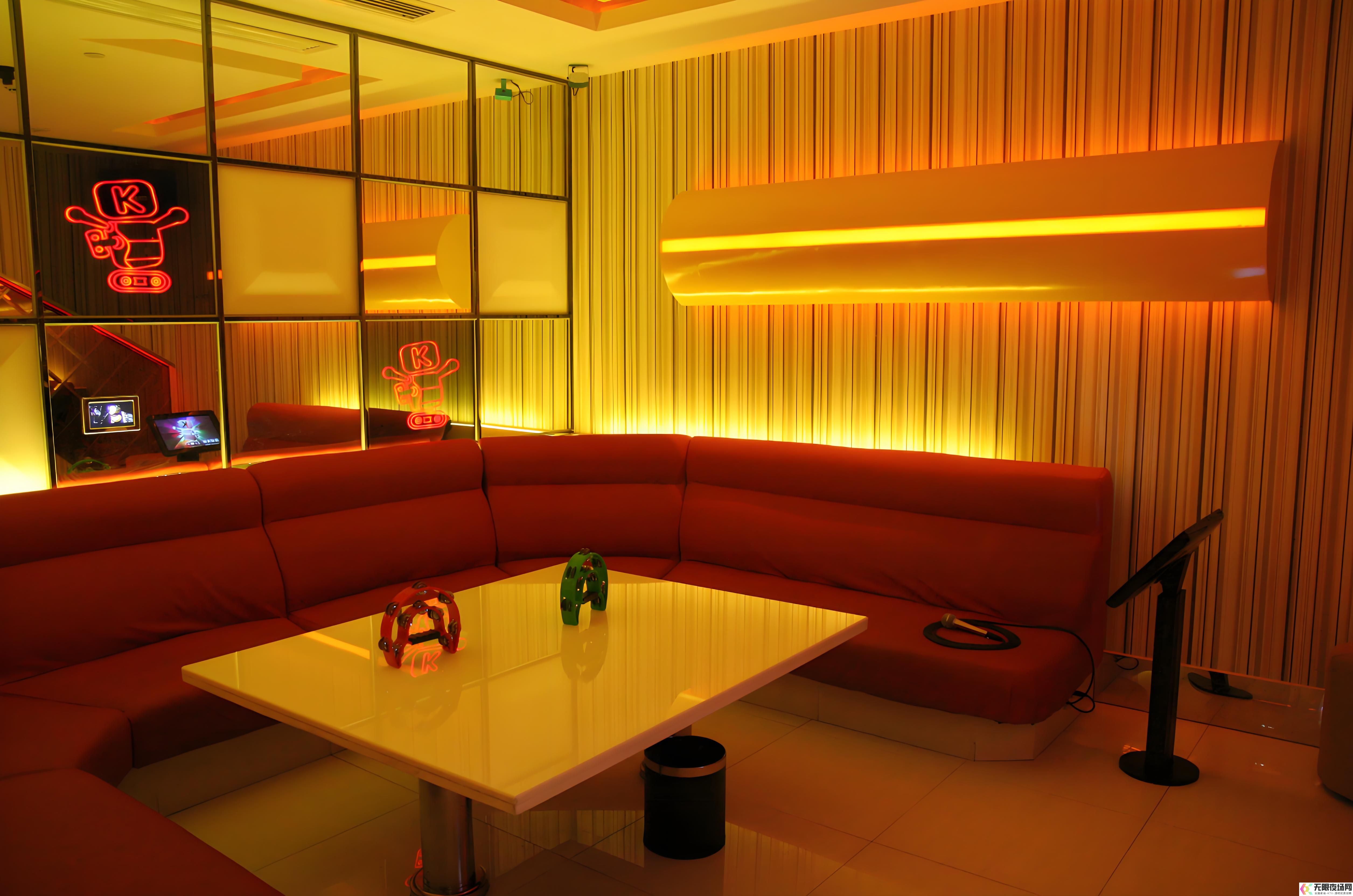 探索天津之夜：揭秘津门最大酒吧夜店